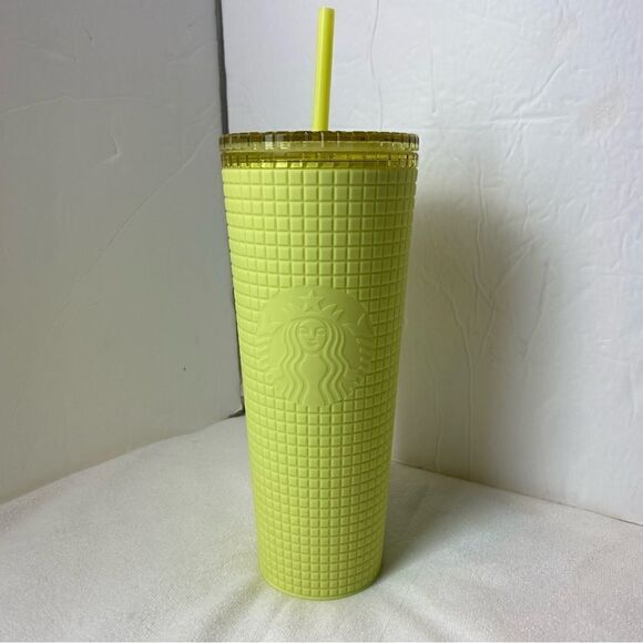 Starbucks New With Tags Matt Yellow Soft Touch Grid 24oz Tumbler - Picture 1 of 4